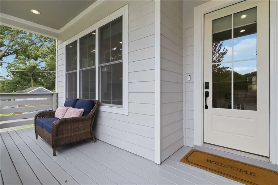 Exterior details and patio area of a home in , Decatur (Image 3).