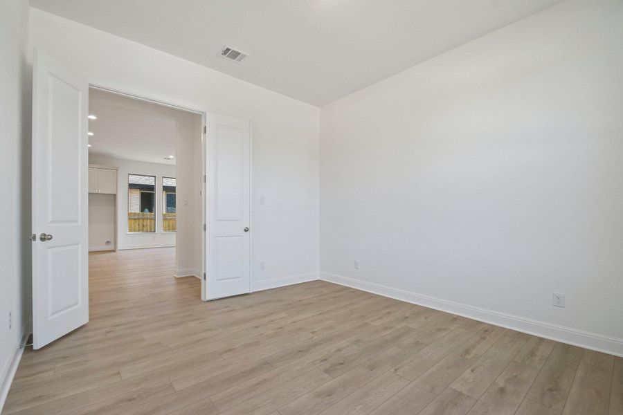 Spacious, unfurnished interior of a new home in 6 Creeks, Kyle (Image 33). Spacious, unfurnished interior of a new home in 6 Creeks, Kyle (Image 33).