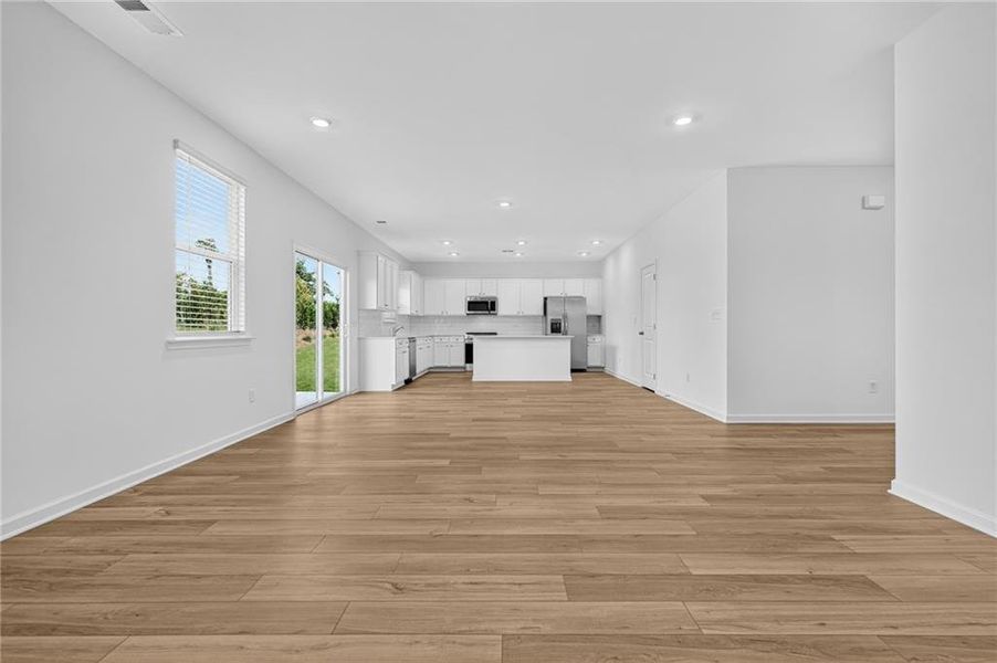 Spacious, unfurnished interior of a new home in Apalachee Hills, Bethlehem (Image 33).