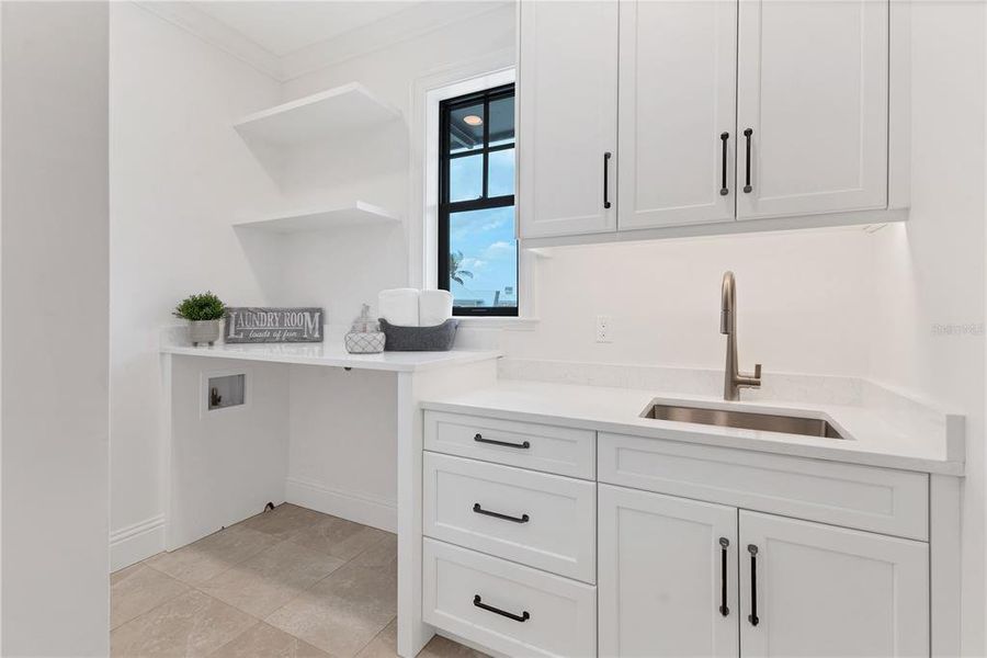 Furnished interior view inside a new home in , Boca Grande (Image 56).