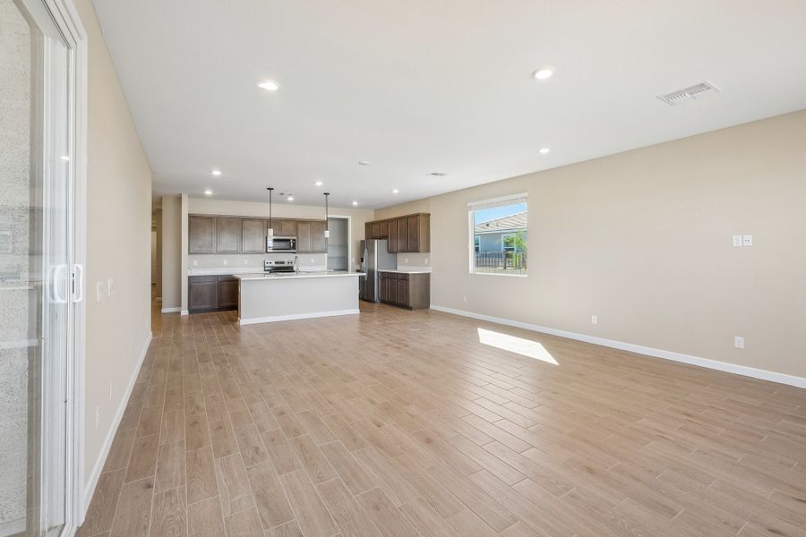4br New Home in Surprise, AZ.  - Slide 6