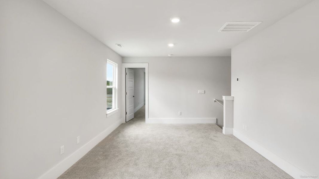 Spacious, unfurnished interior of a new home in Vineyard Trail, Jacksonville (Image 24).