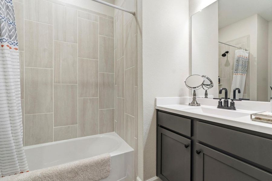 Furnished interior view inside a new home in Wedgewood Forest, Conroe (Image 33).