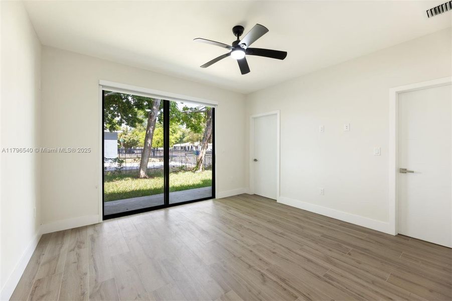 Spacious, unfurnished interior of a new home in , Miami (Image 43).