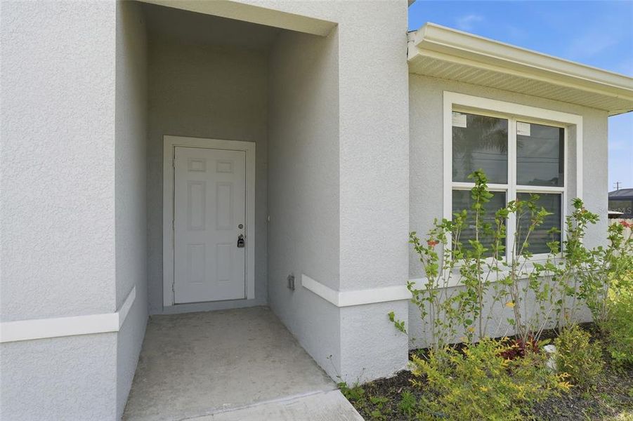 Exterior details and patio area of a home in , Cape Coral (Image 3).