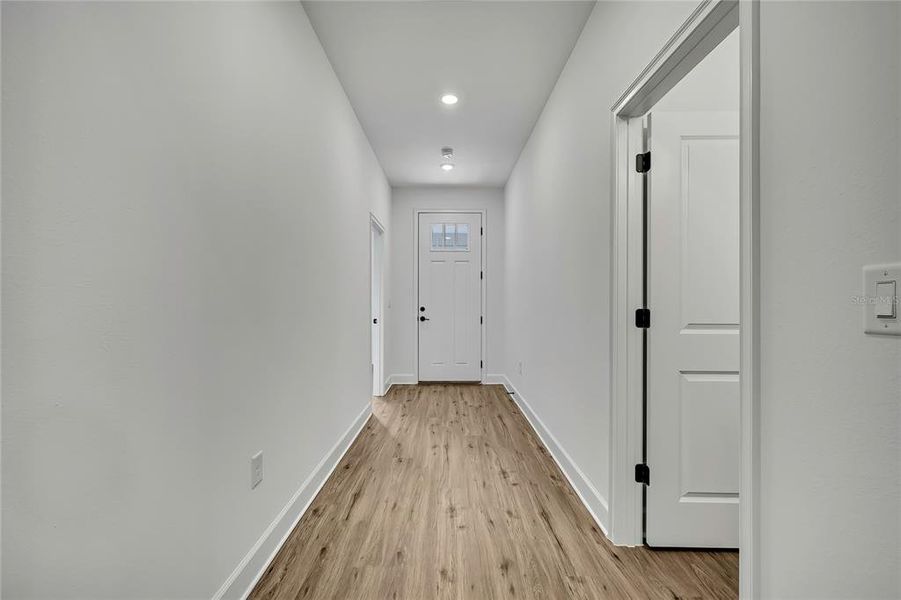 Spacious, unfurnished interior of a new home in , Weeki Wachee (Image 31).