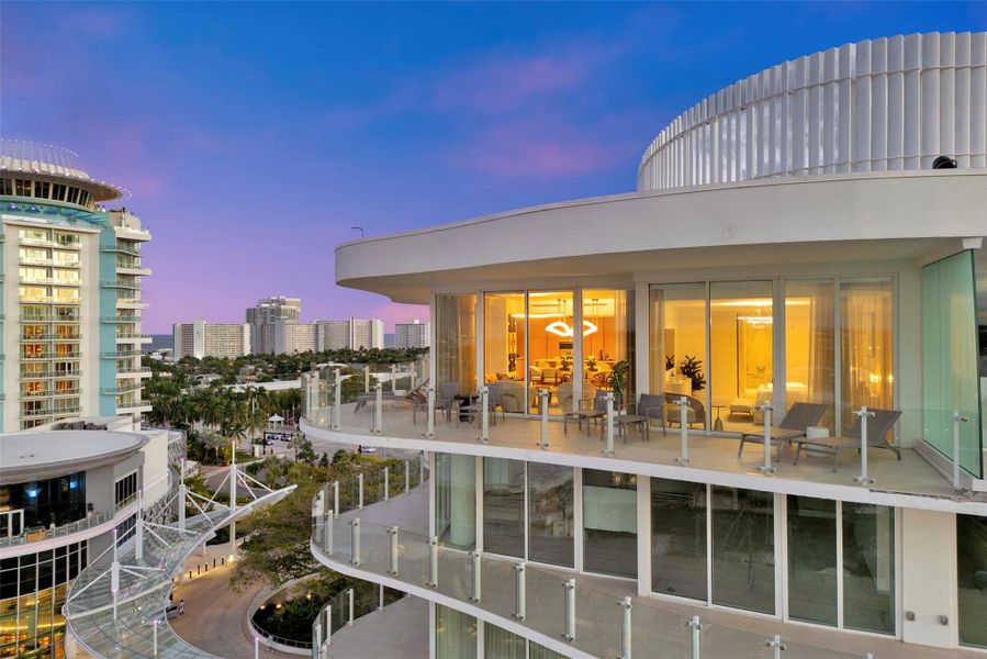 Exterior details and patio area of a home in , Fort Lauderdale (Image 28).