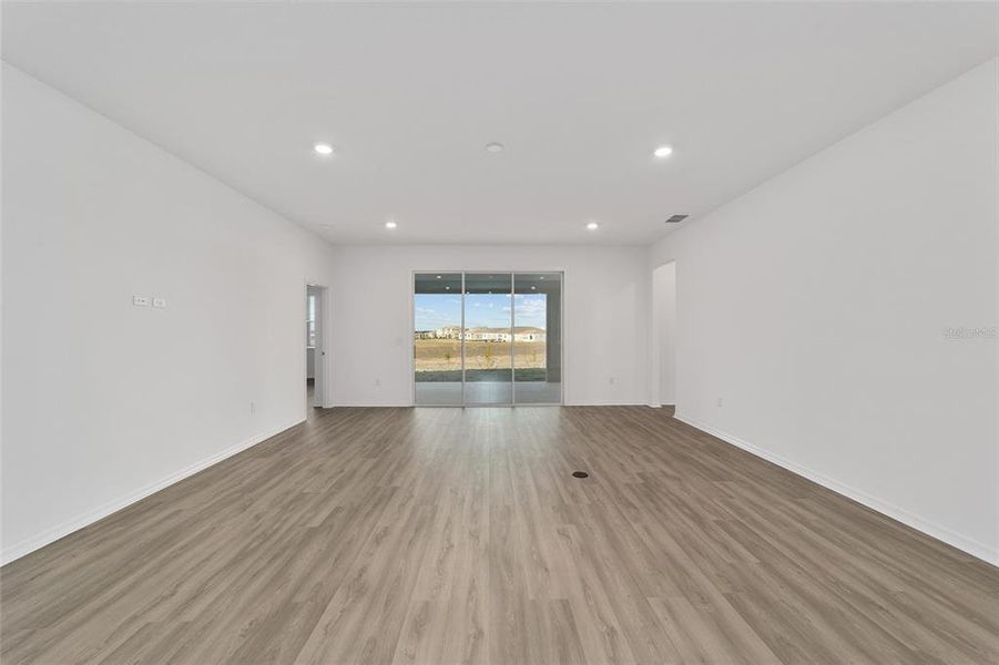 Spacious, unfurnished interior of a new home in Calesa Township, Ocala (Image 31).