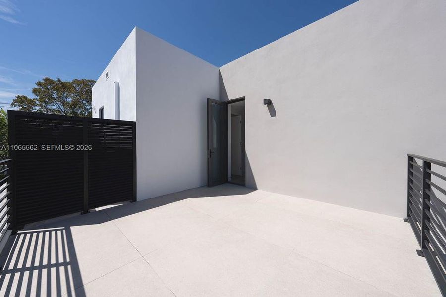 Exterior details and patio area of a home in , Miami (Image 28).