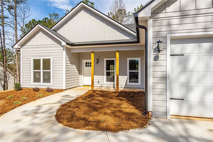 Exterior details and patio area of a home in , Dawsonville (Image 3).