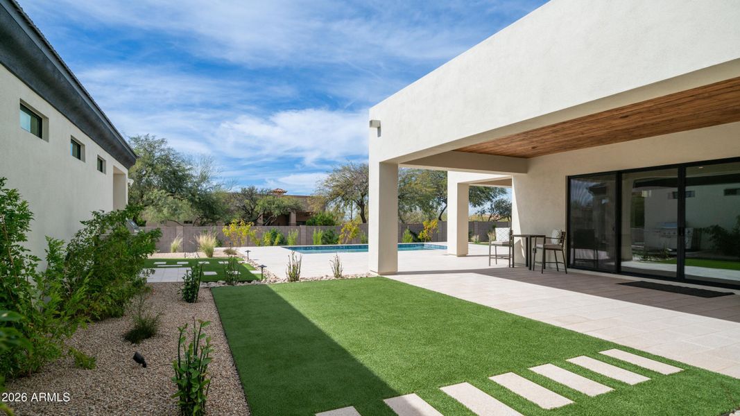 31388 Daylight Exterior Photos-9 31388 Daylight Exterior Photos-9