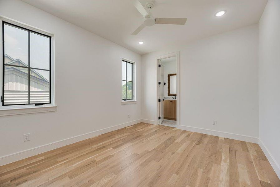 Spacious, unfurnished interior of a new home in , Dallas (Image 26).