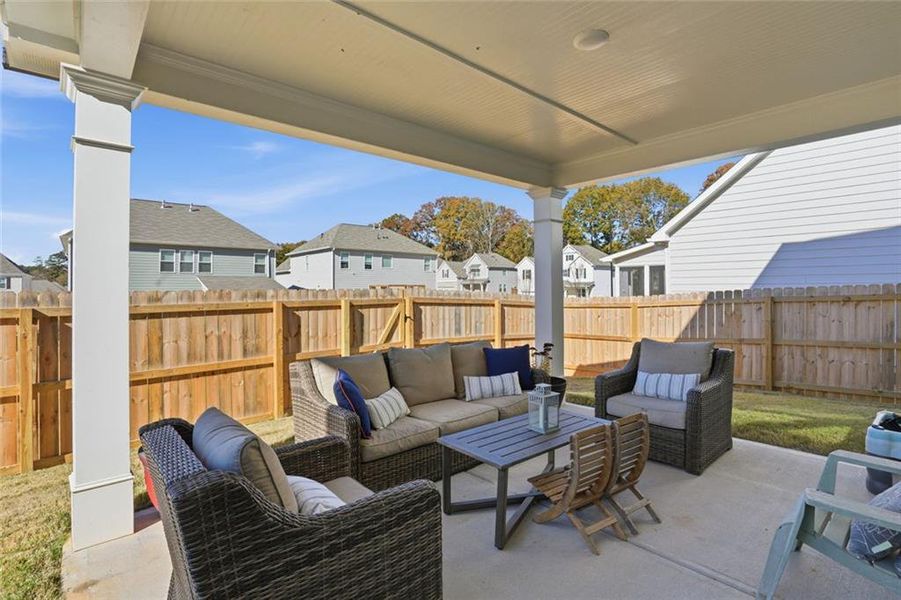 Exterior details and patio area of a home in Avenbrook, Mableton (Image 3).