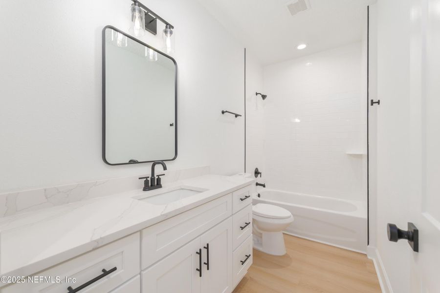 Furnished interior view inside a new home in , Middleburg (Image 6).