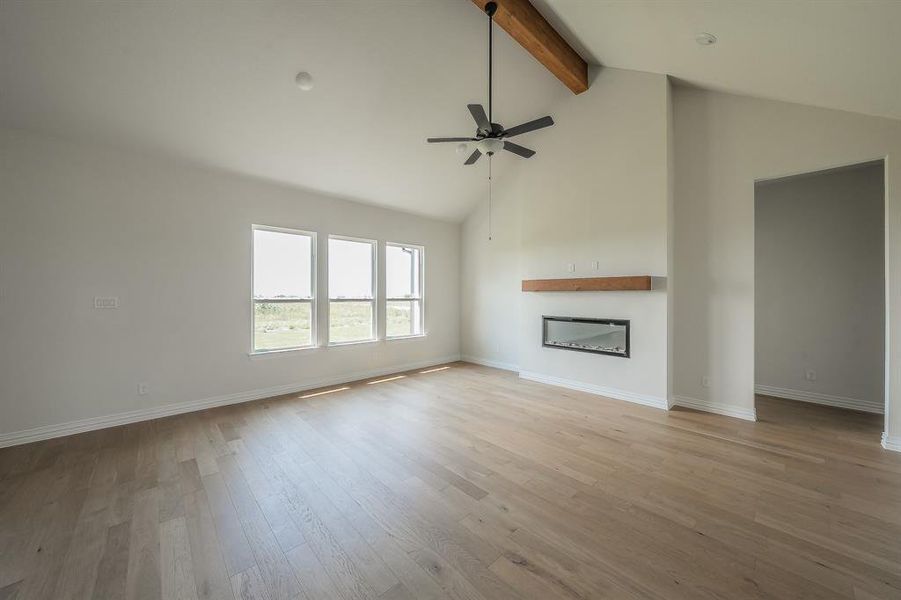Spacious, unfurnished interior of a new home in Matthews Farms, Venus (Image 19).