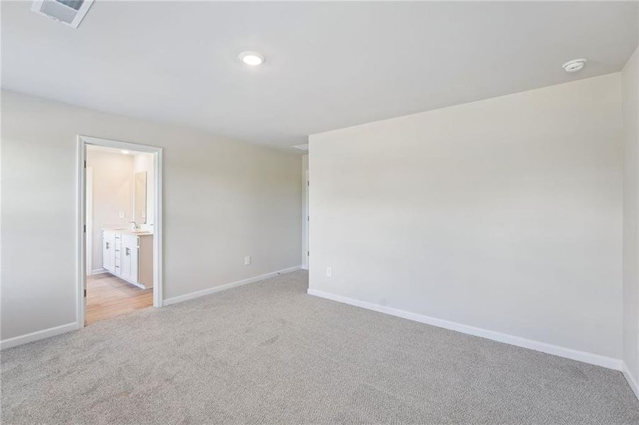Spacious, unfurnished interior of a new home in Hemingway - Reserve Series, Cumming (Image 51).