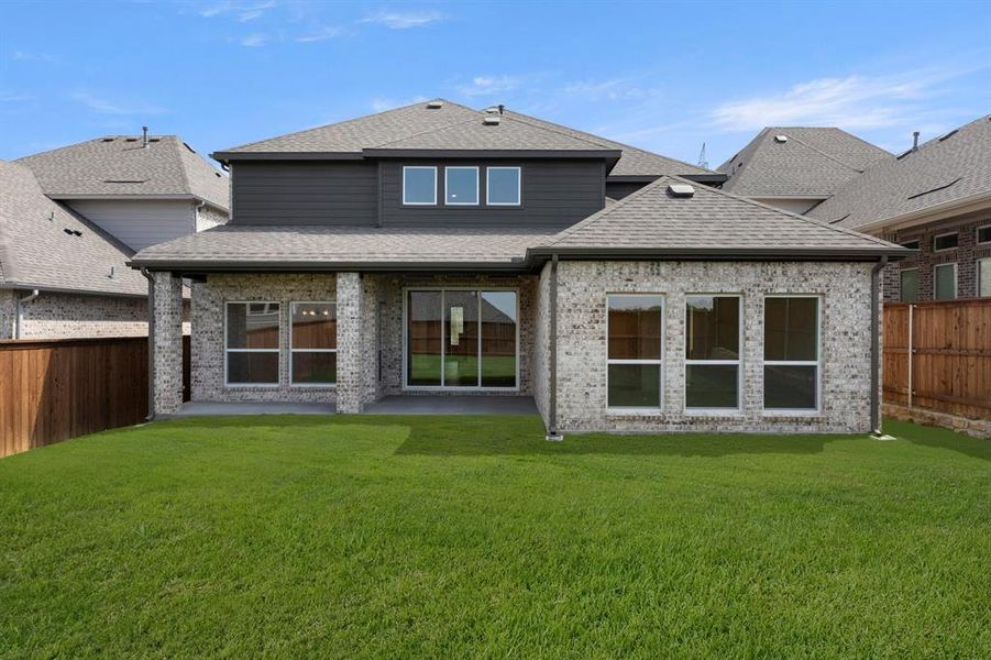 Exterior details and patio area of a home in Inspiration, Lucas (Image 4).