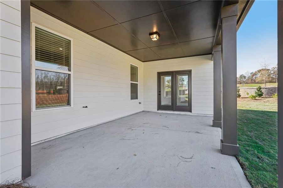 Exterior details and patio area of a home in Summerlin, Winder (Image 35).
