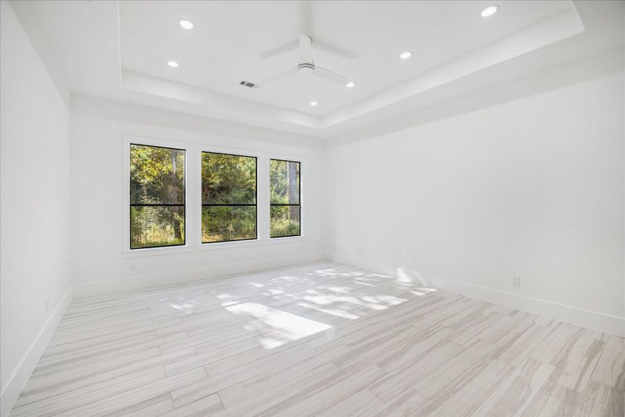 Spacious, unfurnished interior of a new home in , Waller (Image 30).