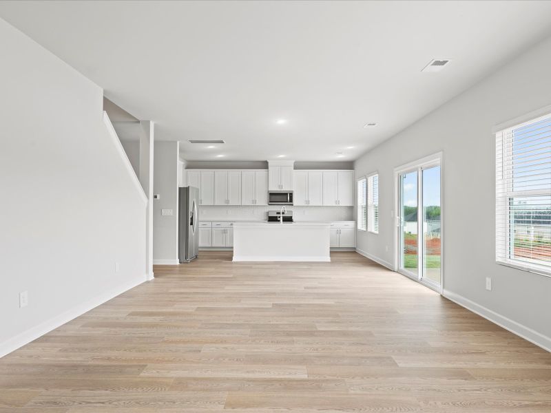 Spacious, unfurnished interior of a new home in Chatham Forest, Duncan (Image 11).