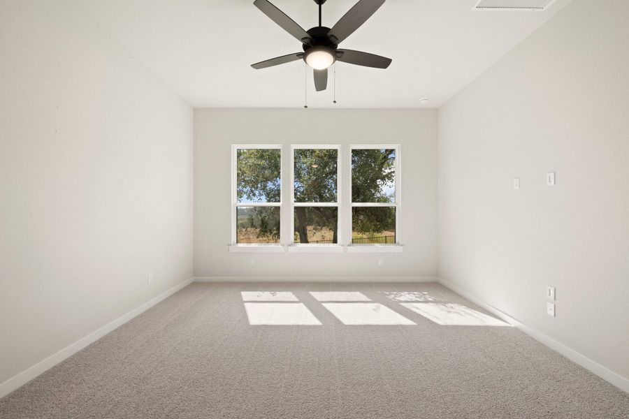 Spacious, unfurnished interior of a new home in Wolf Ranch, Georgetown (Image 41).