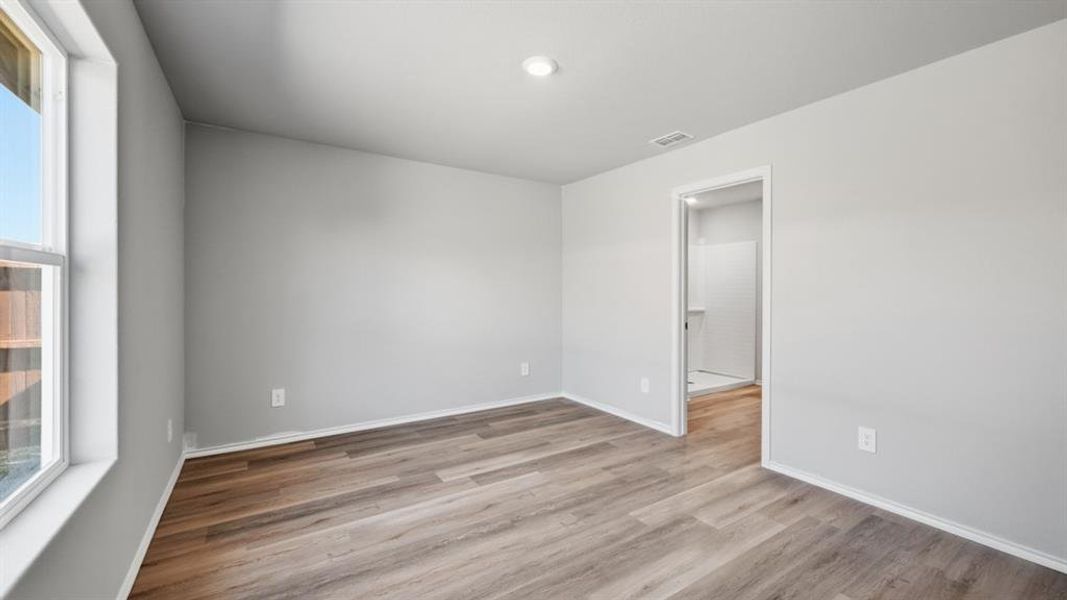Spacious, unfurnished interior of a new home in Sunnycreek, Crowley (Image 14).