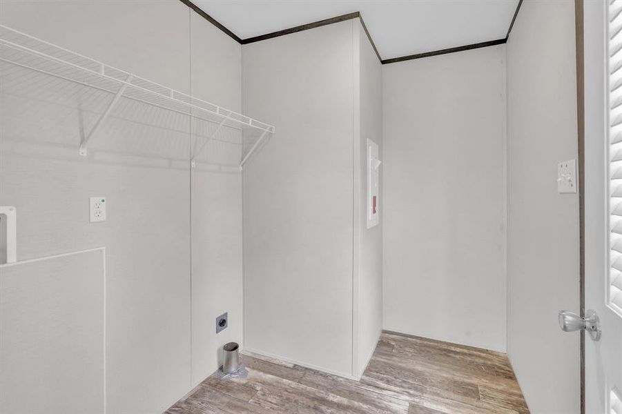 Spacious, unfurnished interior of a new home in , Granbury (Image 19).