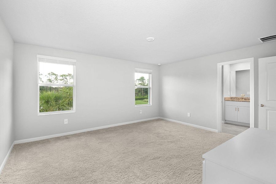 Spacious, unfurnished interior of a new home in Edgewater Pointe, Stuart (Image 20).