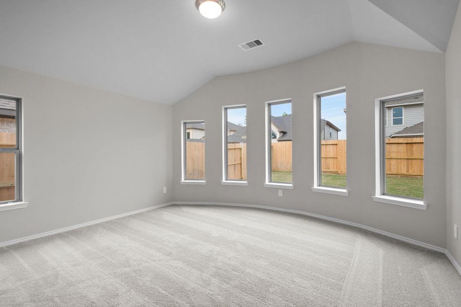 Spacious, unfurnished interior of a new home in The Highlands 45', Porter (Image 20).