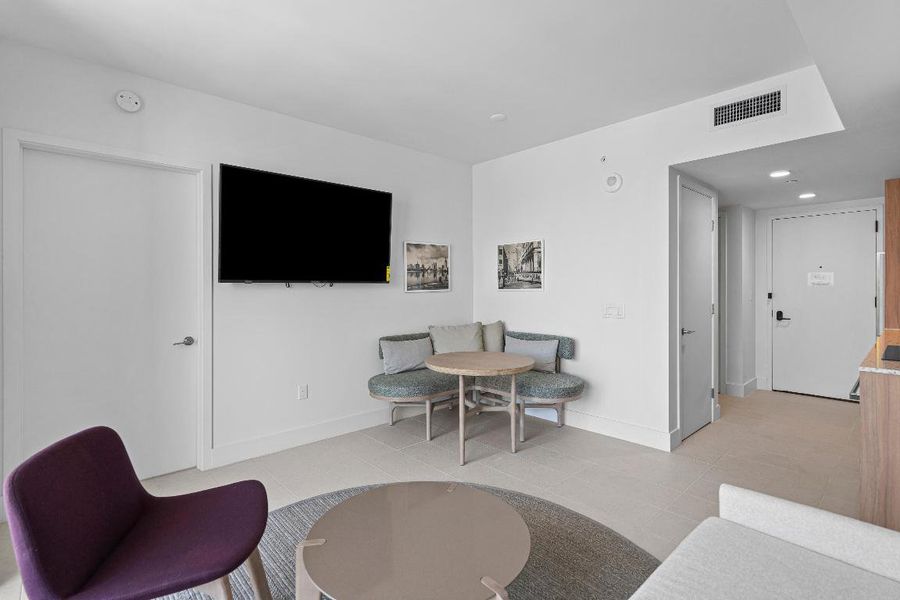 005-601Northeast1stAvenue-Miami-FL-33132