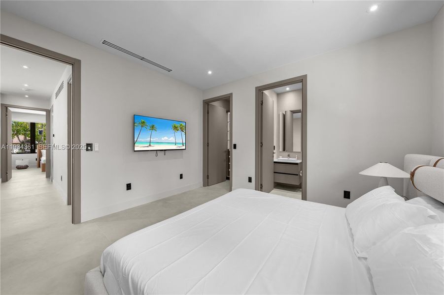 Furnished interior view inside a new home in , Miami (Image 47).