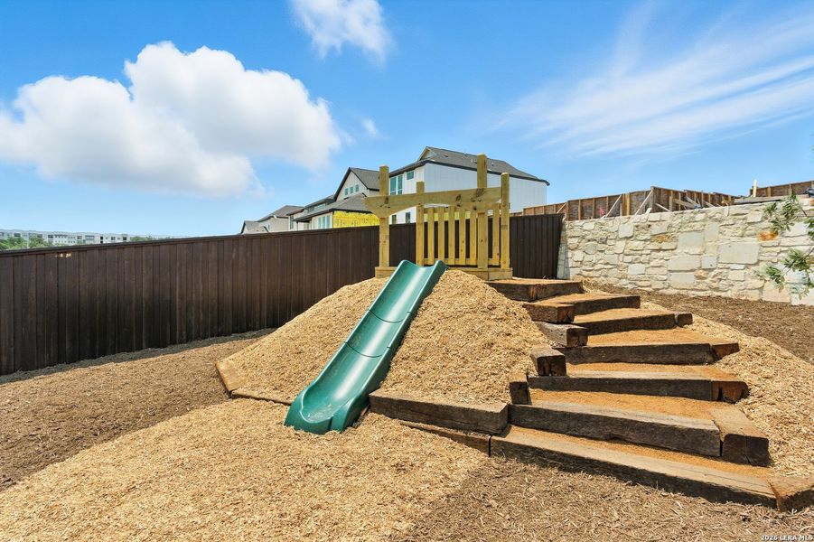 Community amenities in Centero at Stone Oak, San Antonio (Image 34).