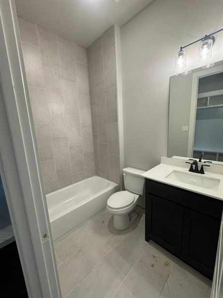 Furnished interior view inside a new home in Creekview Addition, Van Alstyne (Image 3). Furnished interior view inside a new home in Creekview Addition, Van Alstyne (Image 3).