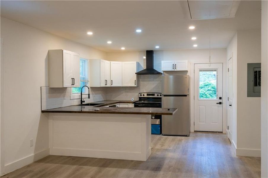 Furnished interior view inside a new home in , Atlanta (Image 15).