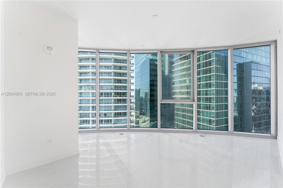 Condo located in Miami, FL showcasing its design and architecture (Image 26).