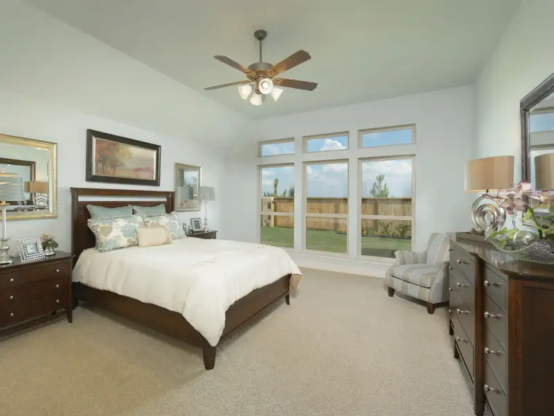 Representative furnished interior of a home built from the 2935W by Perry Homes in Briarley, Montgomery (Image 10).