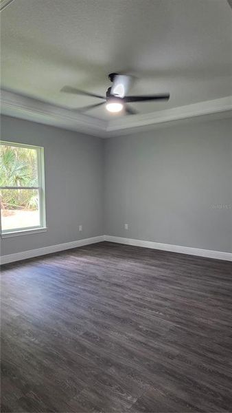 Spacious, unfurnished interior of a new home in , Dunnellon (Image 9).