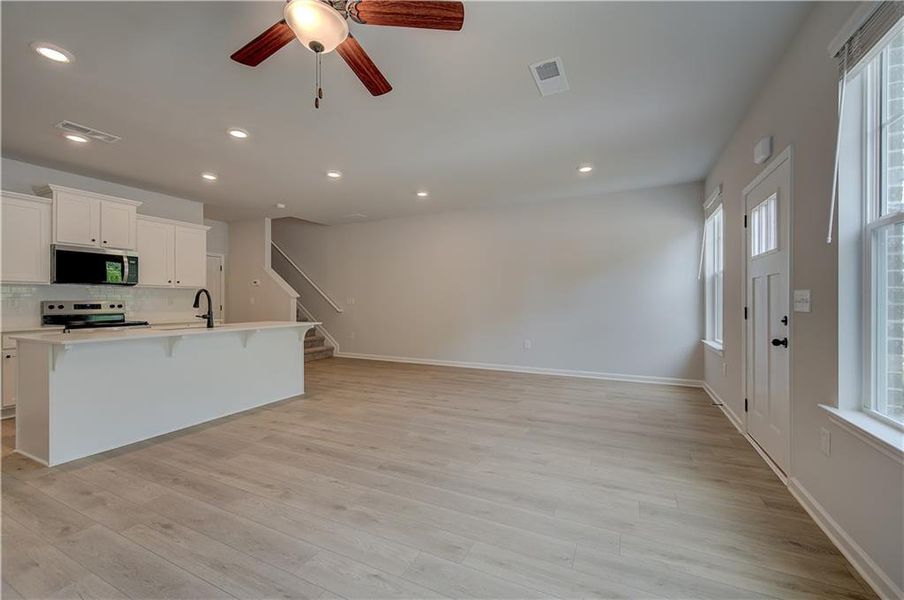 Spacious, unfurnished interior of a new home in Avery Landing, McDonough (Image 26).