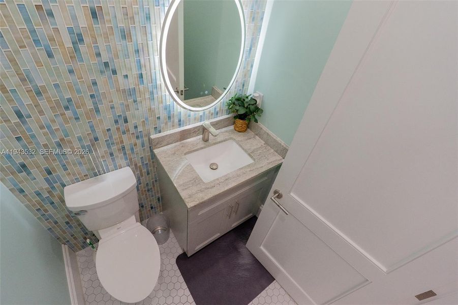 Furnished interior view inside a new home in , Parkland (Image 49).