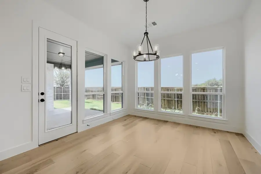 501 Splitrock - Dining Area