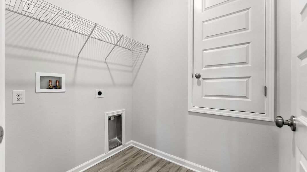 Spacious, unfurnished interior of a new home in Hodges Bayou Plantation, Panama City (Image 30).