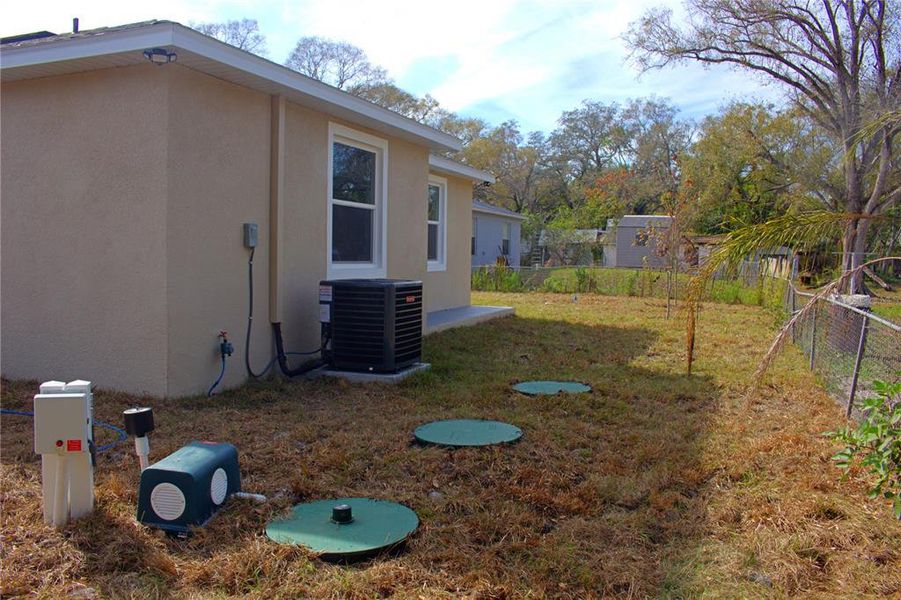 Exterior details and patio area of a home in , Tampa (Image 3).