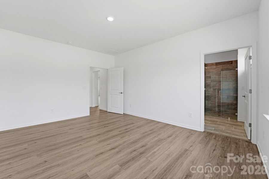 Spacious, unfurnished interior of a new home in Roselyn, Lancaster (Image 24).