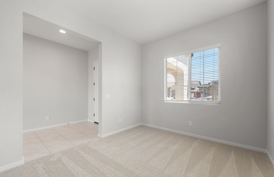 Spacious, unfurnished interior of a new home in Legado West, Queen Creek (Image 27).