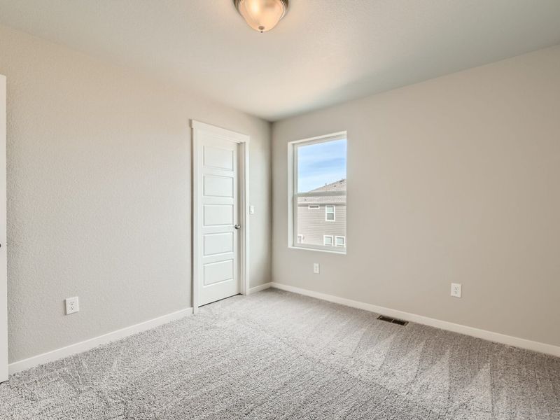 Representative unfurnished interior of a home built from the Onyx by View Homes in Lochbuie Station – Jewel Collection, Lochbuie (Image 34).