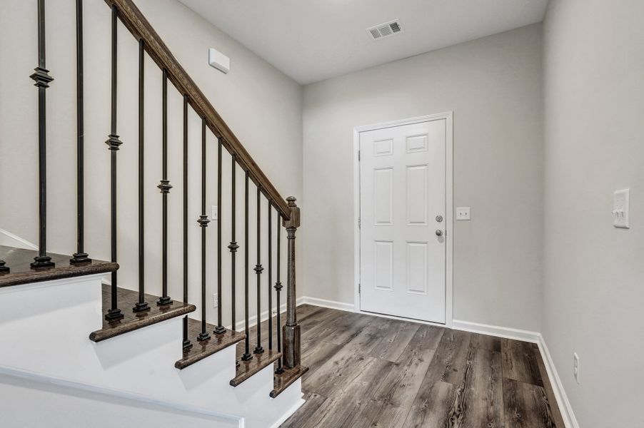 Spacious, unfurnished interior of a new home in Lakeview Pines, Statesboro (Image 7).