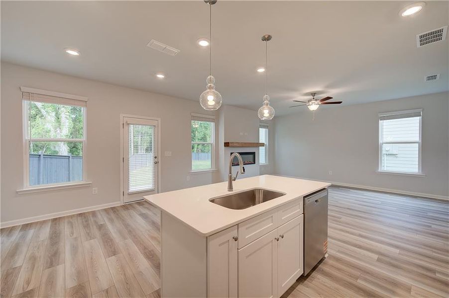 Furnished interior view inside a new home in Abbotts Crossing, Conyers (Image 8).