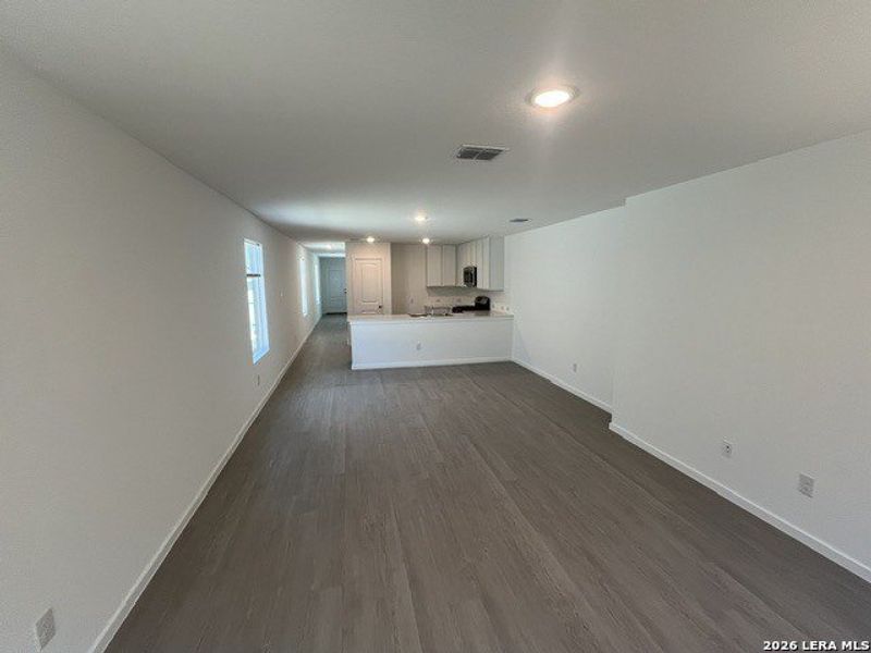 Spacious, unfurnished interior of a new home in , Kerrville (Image 6).