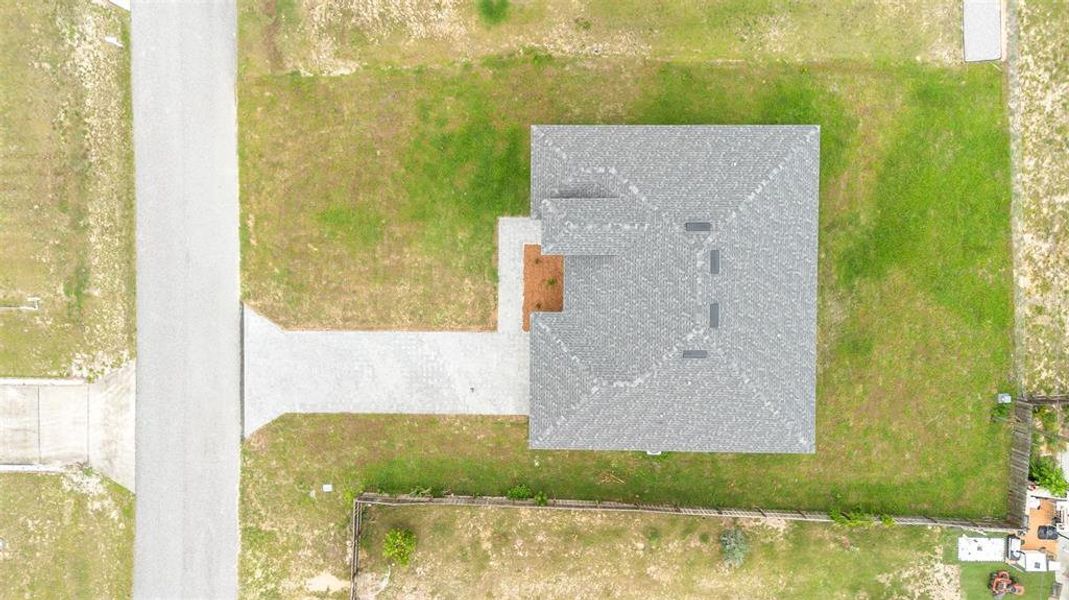 Exterior details and patio area of a home in , Ocala (Image 4). Exterior details and patio area of a home in , Ocala (Image 4).