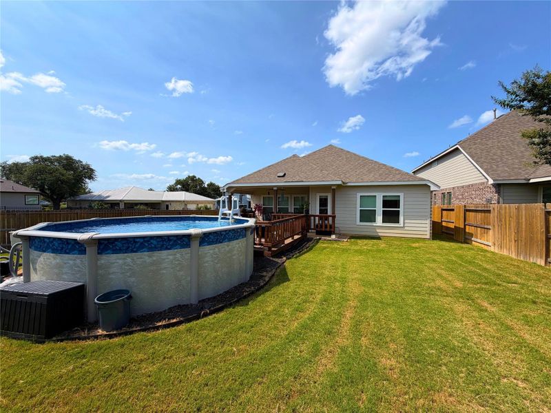 Exterior details and patio area of a home in , New Braunfels (Image 17).